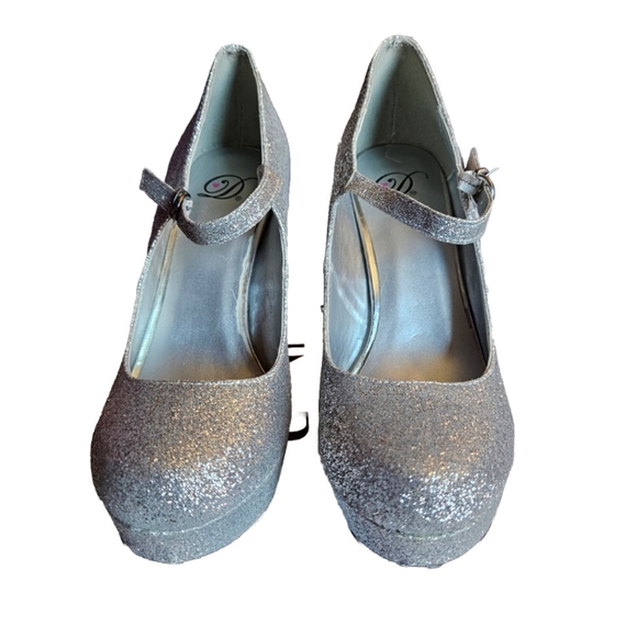 Silver Glitter Ankle Strap Platform High Heel pump - Picture 2 of 12